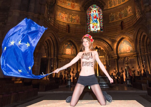 Papa a Strasburgo: protesta Femen in cattedrale città © EPA