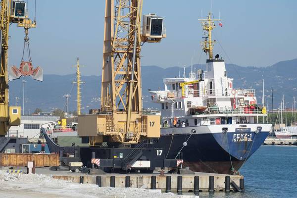 Porti: intesa per adeguamento porto Marina Carrara