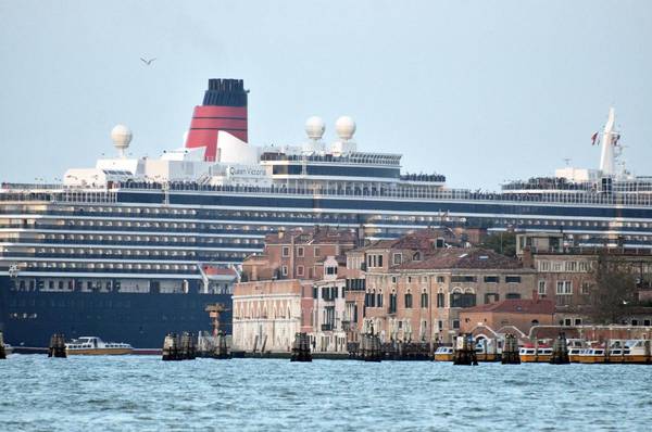 Grandi navi:Venezia,ok commissione via a terminal bocca Lido
