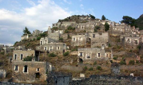 Il villaggio greco disabitato di Levissi, oggi Kayakoy, sulla costa turca davanti a Rodi