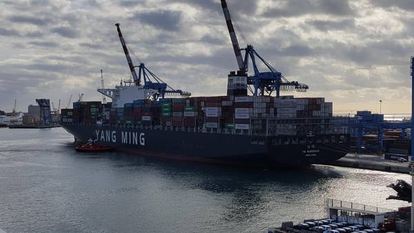 Porti: a Sampierdarena prima nave da 14 mila container