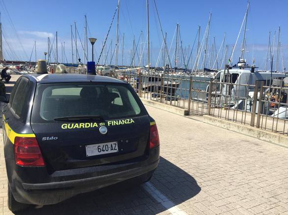 Sequestrato porto turistico Roma, 4 arresti