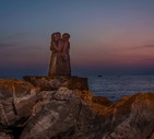 LE VACANZE DEI LETTORI - Statua L'Attesa, lungo il molo di Viareggio - foto inviata da Quintilia Mugnaini © Ansa
