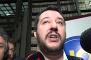 Salvini presenta nuovo simbolo: 'Non e' un tram per infiltrati'