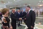 A Minsk stretta di mano tra Putin e Poroshenko