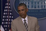 Obama sbaglia abito, su Twitter lo fanno a pezzi