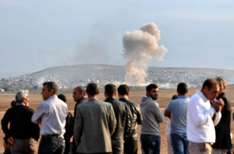 Raid a Kobane © EPA