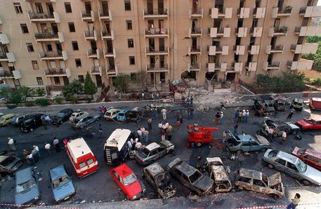 Via D'Amelio dopo l'esplosione di un'autobomba il 19 luglio 1992. GIOSUE' MANIACI/ANSA © ANSA