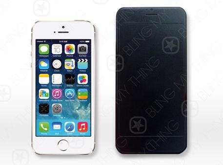 Il prototipo dell'iPhone 6, secondo il sito Bling My Thing, a confronto con l'iPhone 5s © ANSA