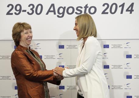 L'alto rappresentante per la Politica Estera dell'Unione Europea Catherine Ashton e il ministro degli Esteri italiano Federica Mogherini © ANSA