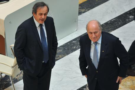 Joseph Blatter e Michel Platini © AP