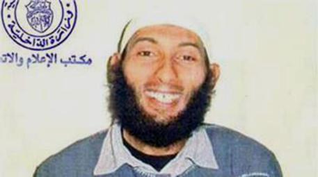 Maher bin Al-Moulidi Al-Qaidi, indicato da Al Jazeera come il terzo attentatore attualmente in fuga e ricercato © ANSA
