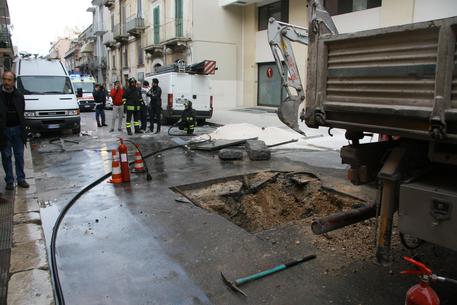 Esplosione a Barletta: un morto e tre feriti © ANSA
