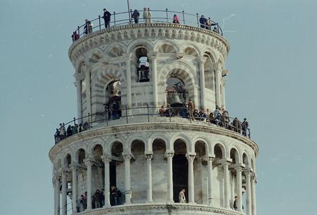 Filma turiste sotto le gonne a Pisa, denunciato © ANSA