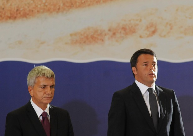 Il premier Matteo Renzi e il governatore della Puglia Nichi Vendola all'inaugurazione della Fiera del Levante © ANSA