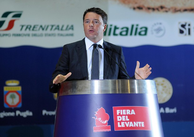 Il presidente del Consiglio Matteo Renzi all'inaugurazione della Fiera del Levante a Bari © ANSA