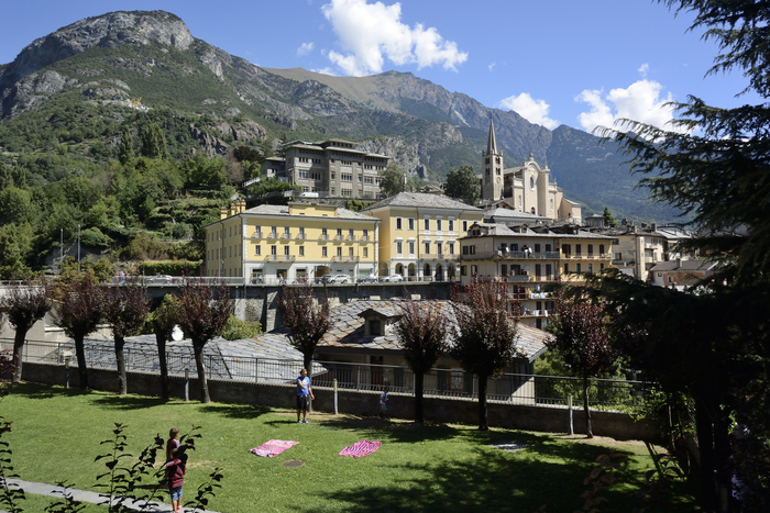LE VACANZE DEI LETTORI  Chatillon, Aosta - foto inviata da Mauro Minetti (foto: Ansa)