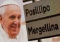 Papa a Napoli: striscioni con foto sul lungomare Caracciolo © ANSA