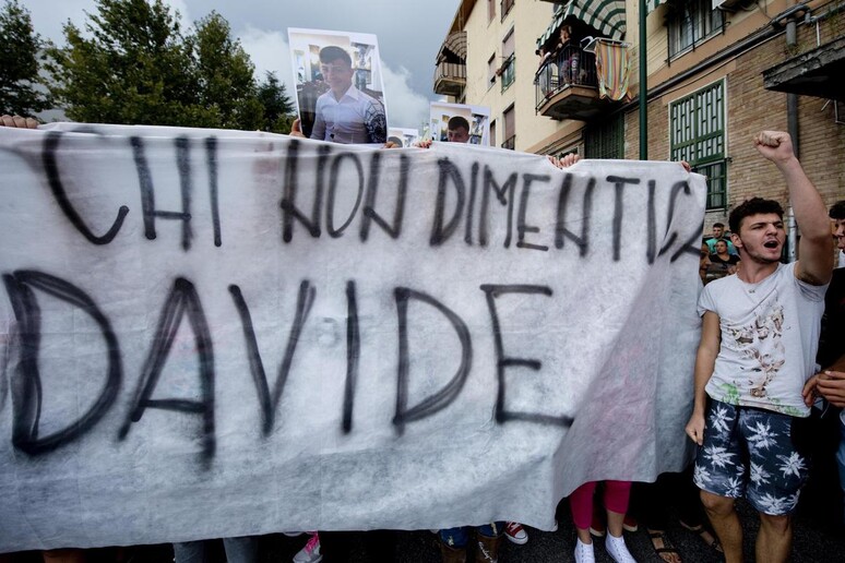 Ragazzo ucciso: mamma, carabiniere deve marcire in carcere - RIPRODUZIONE RISERVATA