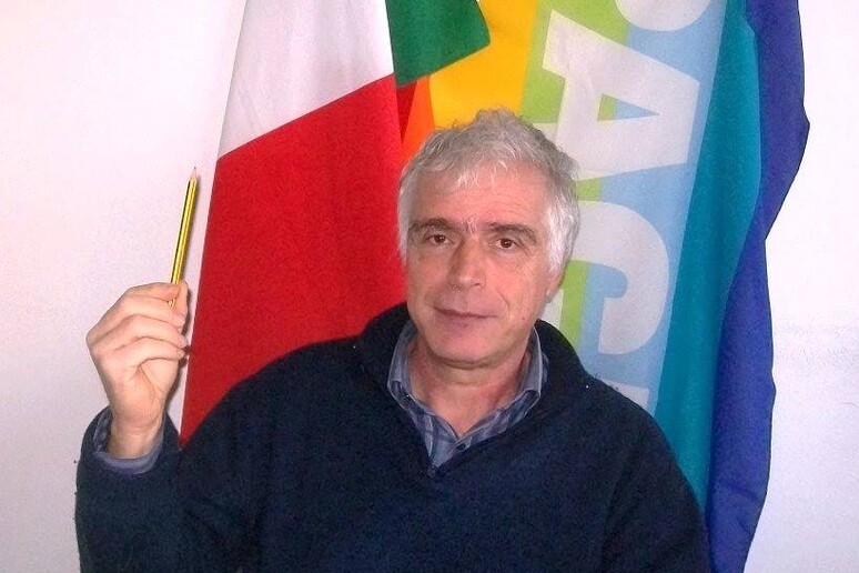 Riccardo Agresti, il preside insultato, aggredito e percosso in una scuola di  Ladispoli - RIPRODUZIONE RISERVATA