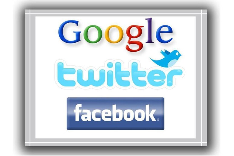 Google, Twitter e Facebook (i loghi) - RIPRODUZIONE RISERVATA